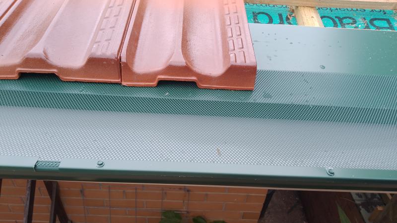 I also added a gutter guard. We have a gum-tree next to the house that drops plenty of nuts all year round. <br>Lets see if it helps to keep the gutters clean.