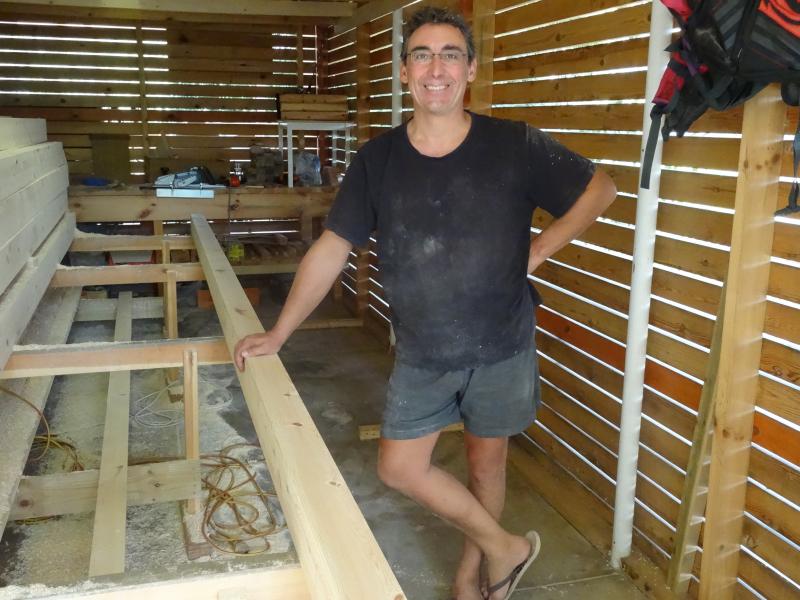 Planing the glue-laminated timber
